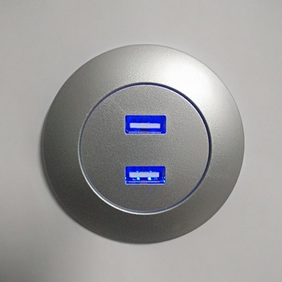Porcellana Incavo standard della tassa dello Smart Phone di USB di colore dell'argento dell'adattatore di potere dell'uscita 5V 2A di CA 50/60Hz dell'input 100-240V di UE per il sofà fornitore
